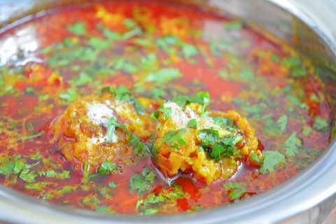 Aal Ke Kofte (Boutières Gourd Butters dans la sauce épicée) Recette Recette Indienne Traditionnelle