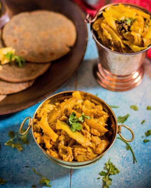 Aloo Patta Gobi Sabzi Recette – Cabbage de pommes de terre Sabzi Recette Indienne Traditionnelle