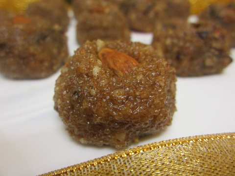 Amarante, dates et recette Ladoo d’amande sans culpabilité Recette Indienne Traditionnelle