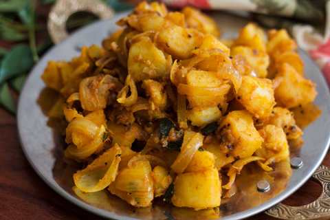 Andhra Style Bangaladumpa Vepudu Recette - Recette de frire de la pomme de terre Recette Indienne Traditionnelle