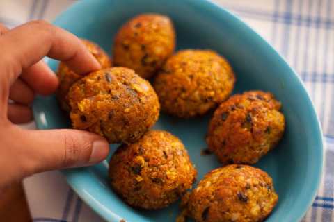 Andhra Style Bobbarlu Vada / Alsanda Vada Recette -Spicy Lobia Vada Recette Recette Indienne Traditionnelle