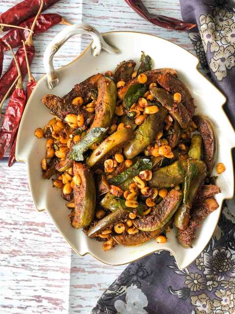 Andhra Vankaya Fry Recette avec des cacahuètes – Brinjal Cacahuète Sabzi Recette Indienne Traditionnelle