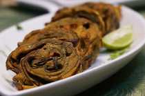 Arbi Ke Patte Ke Pakode - Colocasie Rouleaux de feuille de feuilles Recette Indienne Traditionnelle