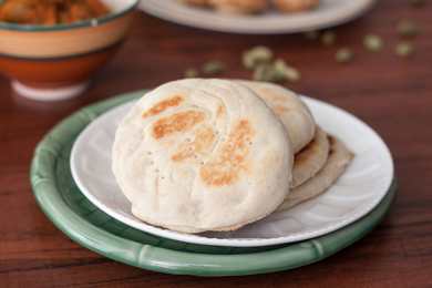Awadh Style Bakarkhani Roti Recette (recette plate à plat épicée) Recette Indienne Traditionnelle