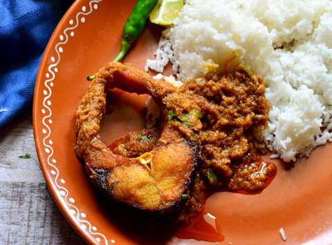 Bengali Bhetki Begum Bahar Recipe (Filets de poisson épicé Curry) Recette Indienne Traditionnelle