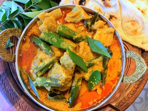 Bhindi Gosht Recette-Okra avec de la viande dans la sauce à la noix de coco Recette Indienne Traditionnelle