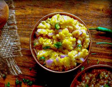 Bihari Style Aloo Ka Chokha recette – Pommes de terre épicées et purée avec huile de moutarde Recette Indienne Traditionnelle