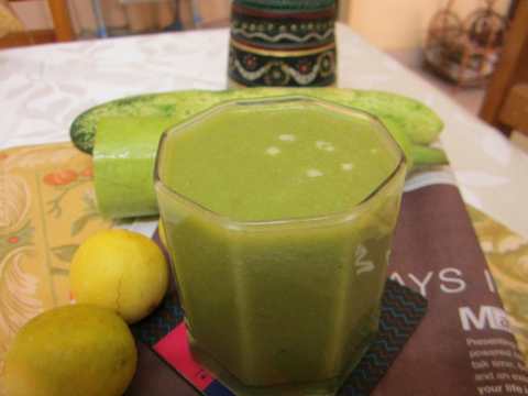 Bouteille épicée Gourde et recette de jus d’épinards Recette Indienne Traditionnelle