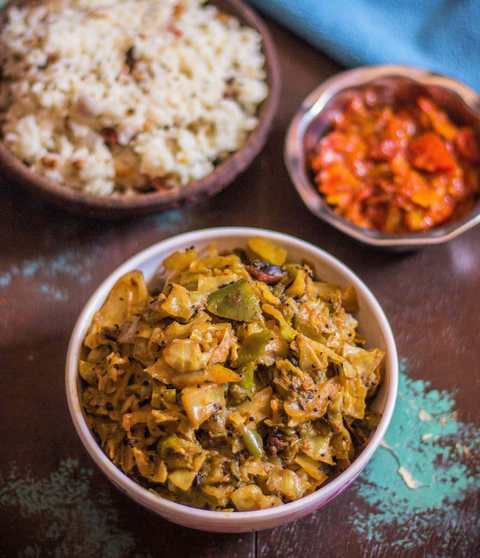 CAPBAGE CAPSICUM SABZI Recette - SIMLA MIRCH PATTA GOBI SABZI Recette Indienne Traditionnelle