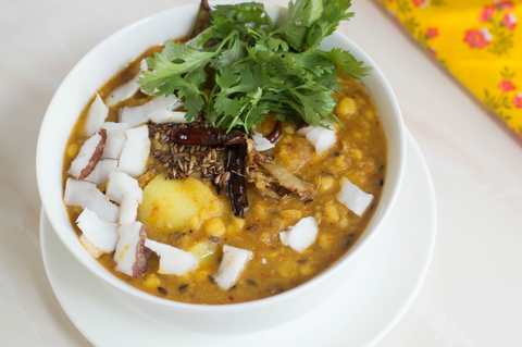 Chana dal de style Odiya avec recette de curry de pommes de terre et de citrouille Recette Indienne Traditionnelle