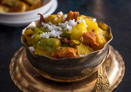 Chapor Ghonto Recette (Bengali Mélange Légume avec des galettes de lentilles) Recette Indienne Traditionnelle