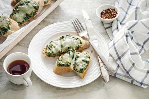 Cheesy épinards recette toast ouverte Recette Indienne Traditionnelle