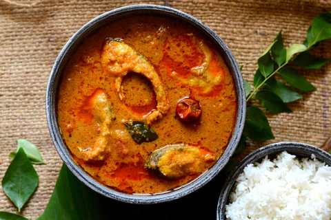 Chettinad Soura Meen Kuzhambu Recette (Curry de poisson de requin) Recette Indienne Traditionnelle