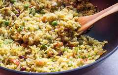 Chirateur Bengali Pulao Recette – Poha de légumes de style bengali Recette Indienne Traditionnelle