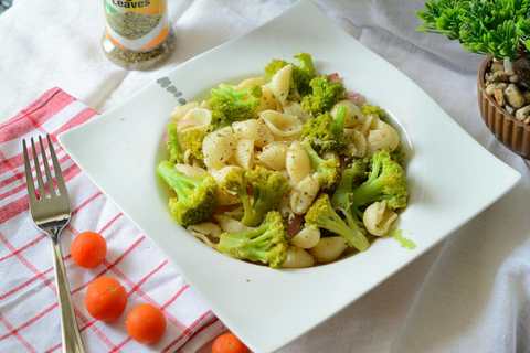 Conchiglie Pâtes avec recette de brocoli Recette Indienne Traditionnelle