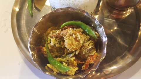 Crevettes à la moutarde dans la recette de noix de coco Recette Indienne Traditionnelle