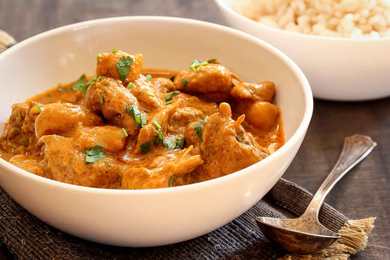 Curry au poulet avec recette de pommes de terre douce Recette Indienne Traditionnelle