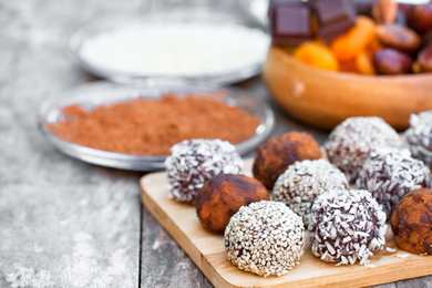 Dates Recette de billes au chocolat et de noix (boules d’énergie) Recette Indienne Traditionnelle