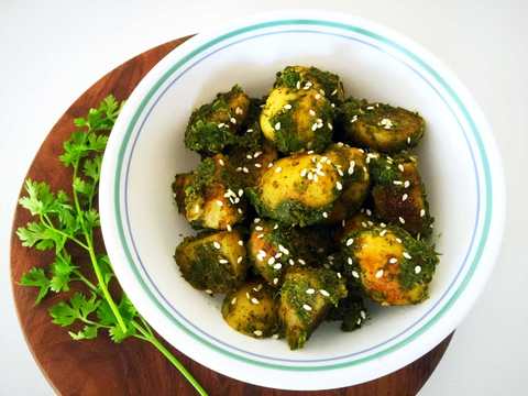 Dhania Wale Aloo Recipe – Coriandre Pomme de terre sèche Recette Indienne Traditionnelle