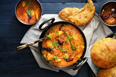 Dubki Wale Aloo Recette - Pommes de terre dans une sauce épicée du nord Recette Indienne Traditionnelle