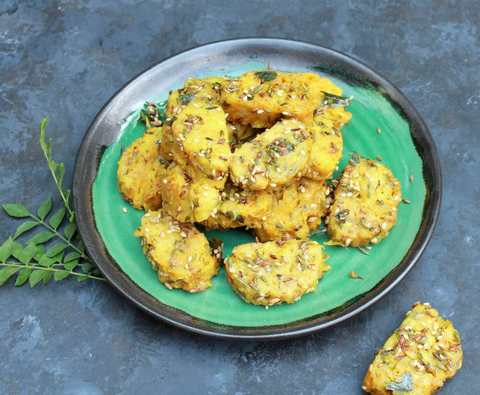 Gujarati Mooli Bajra Muthia Recette - Radis et Bajra-Besan Dmplings Recette Indienne Traditionnelle