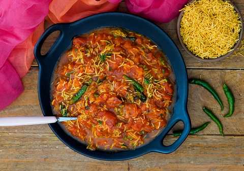 Gujarati Sev Tameta Nu Shaak | Recette de Sev Tamatar Ki Sabzi Recette Indienne Traditionnelle