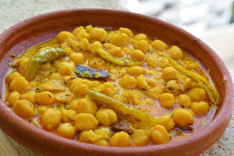 Himachali chana madra recette (pois chiches dans une sauce à base de yaourt) Recette Indienne Traditionnelle