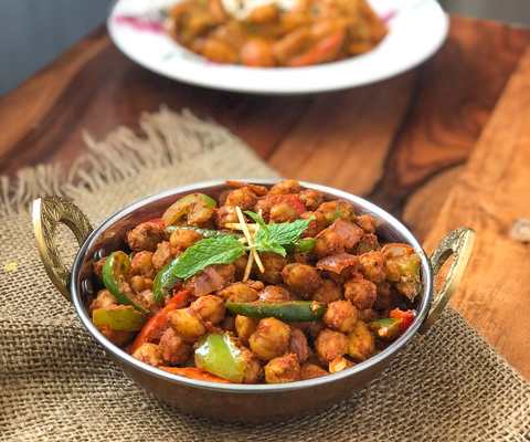 Kadai Chole Recipe – Dry Chuypeas Masala avec Capsicum Recette Indienne Traditionnelle