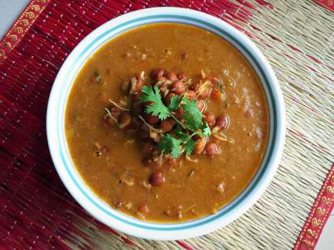 Kala Chana AMTI Recette – Curry de pois chellpe noire maharashtrien Recette Indienne Traditionnelle