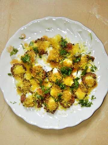 Karela Dahi Puri Recette - Un chatpata chat en gourde amère Recette Indienne Traditionnelle