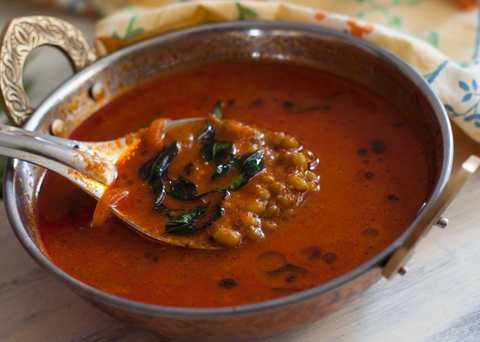Karwar Style Muga Ambat Recette (germes de Moong dans Coconut Curry) Recette Indienne Traditionnelle
