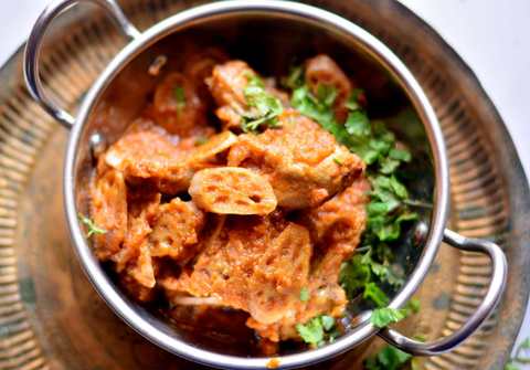 Kashmiri Kokur T Nadir Recette-Poulet et Stept Lotus Curry Recette Indienne Traditionnelle