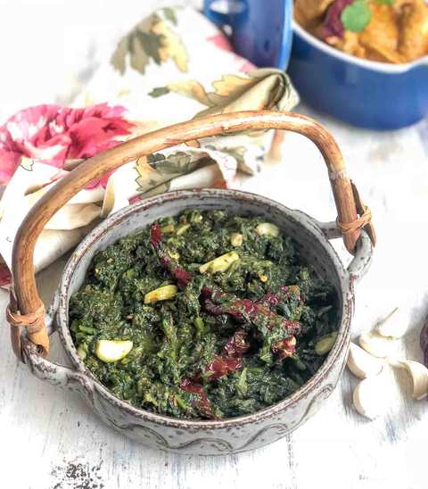 Kashmiri Saag Recette - Kashmiri Style Spinach / Palak Recette Indienne Traditionnelle