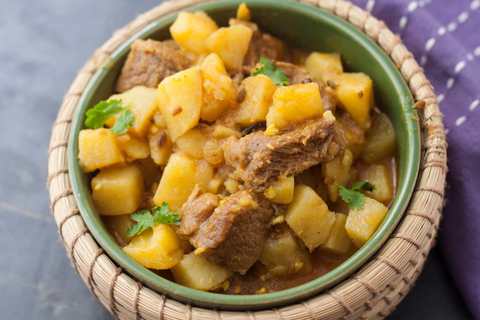 Kashmiri Style Mutton Gogji Syun Recette – Mutton & Turnip Recette Indienne Traditionnelle