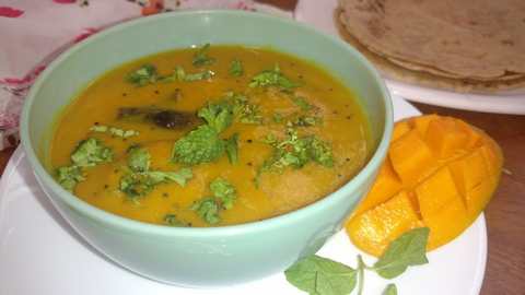 KERI NA GOTLA NU NU Shaak Recette – Curry de mûrière de style Gujarati Recette Indienne Traditionnelle