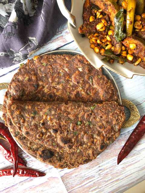 Khatti Meethi Ragi Masala Roti recette avec des carottes Recette Indienne Traditionnelle