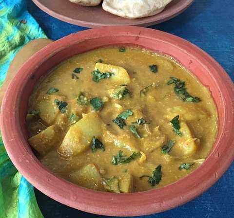 Kongunadu Urulai Kurma Recette (pommes de terre au curry de Kongunadu) Recette Indienne Traditionnelle