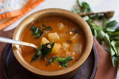 KONKANI Style Southe Koddel Recette-Mangalore Cucumber à Coconut Curry Recette Indienne Traditionnelle