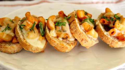 Mac et fromage sur la recette Crostini Recette Indienne Traditionnelle
