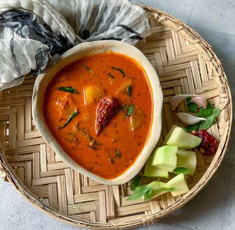 Maharastrian Kairichi AMTI Recette – Recette de curry de mangue crue Recette Indienne Traditionnelle