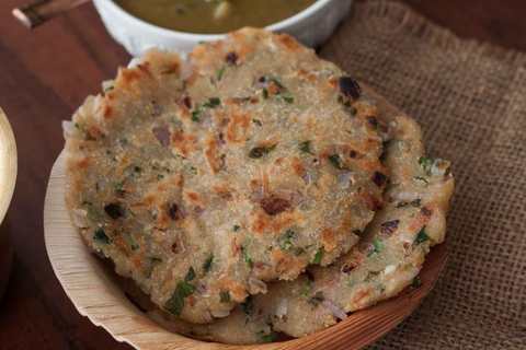 Mangérorien Style Sajjige Rotti / Rulavachi Bhakri Recette (recette de crêpes de semoule) Recette Indienne Traditionnelle