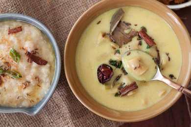 Marwadi Gatte Ki Kadhi Recette – Gram de la farine Couleur en yogourt Curry Recette Indienne Traditionnelle