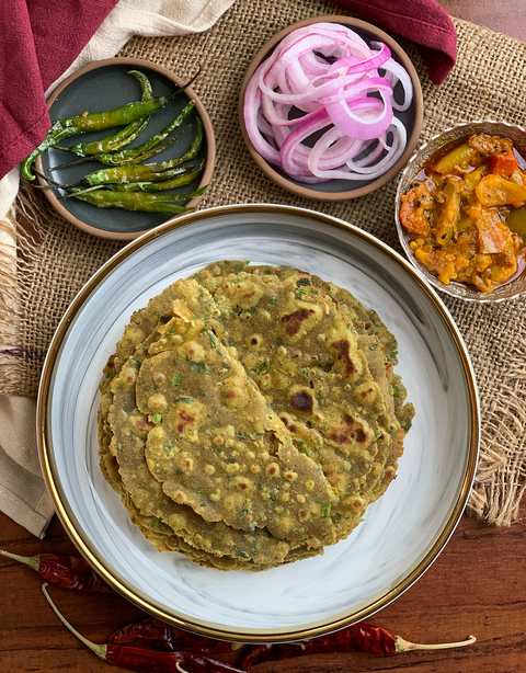 Millet de blé Thepla Recette – Bajra Masala Paratha Recette Indienne Traditionnelle