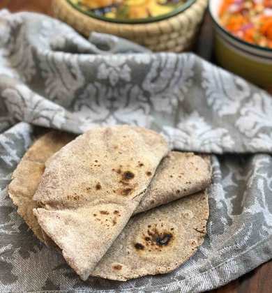 Mixte Millet PHulka Recette - Ragi Jowar Bajra Blé Phalka Recette Indienne Traditionnelle