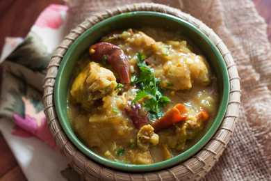 Mizoram Style Arsa Beipenek Recette – Ragoût de poulet épicé Recette Indienne Traditionnelle