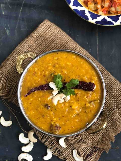 Olya Kaju Chi AMTI Recette – Curry de Noix de cajou de Malvani Recette Indienne Traditionnelle
