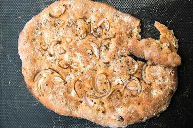 Pain de focaccia de tomates séchées au soleil entier | Recette de pain fait maison en bonne santé Recette Indienne Traditionnelle