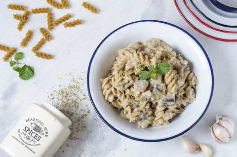 Pâtes d'ail brûlé avec recette de champignon Recette Indienne Traditionnelle