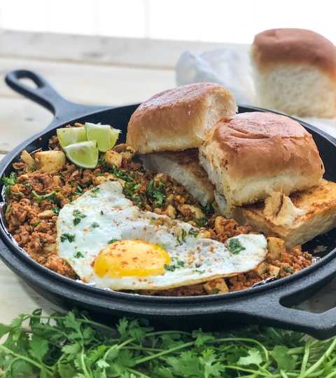 Petit déjeuner délicieux et recette de ghotala avec beurre pav Recette Indienne Traditionnelle