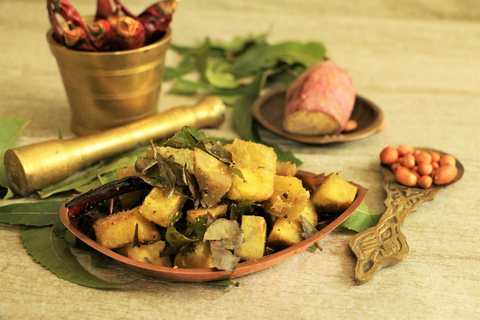 Pomme de terre douce et neem feuilles recette de curry de légumes Recette Indienne Traditionnelle